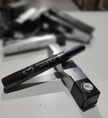 Lápis para Sobrancelhas 4D – Efeito Microblading Natural